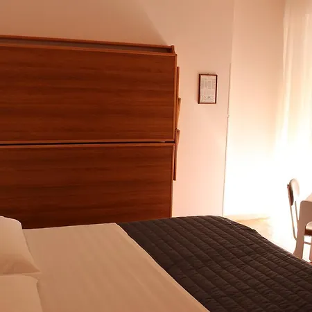 Hotel Emma 3*