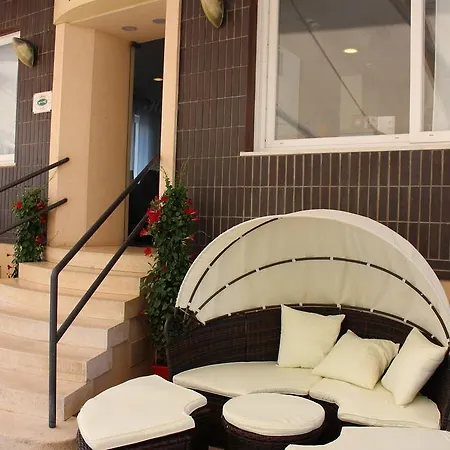 Emma Hotel